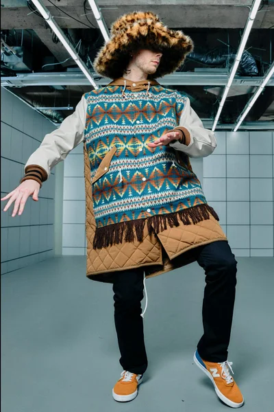 Look 32